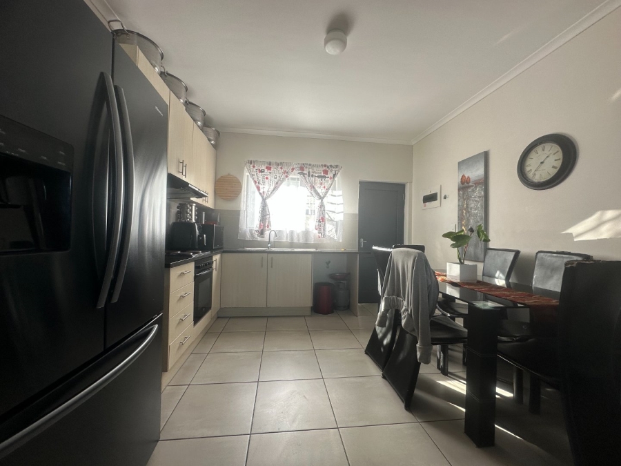 2 Bedroom Property for Sale in Parklands Western Cape